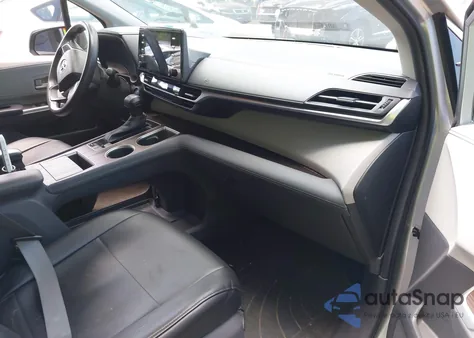 2021 Toyota Sienna Le из США, поврежденный, VIN 5TDKRKEC6MS065404